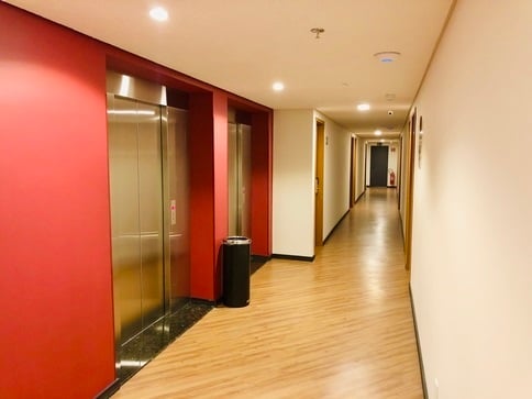 HALLWAY APARTAMENTOS.jpg