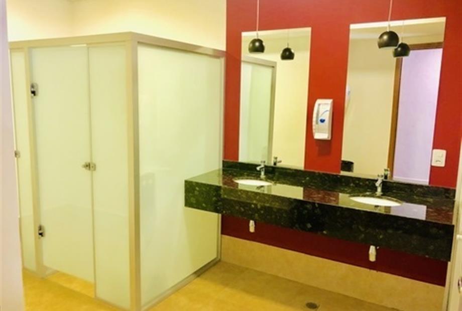 BANHEIRO PISCINA.jpg