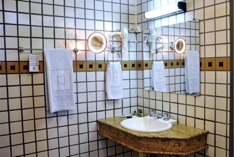 hotel-cidade-passos-mg-banheiro-com-secador-2.jpg