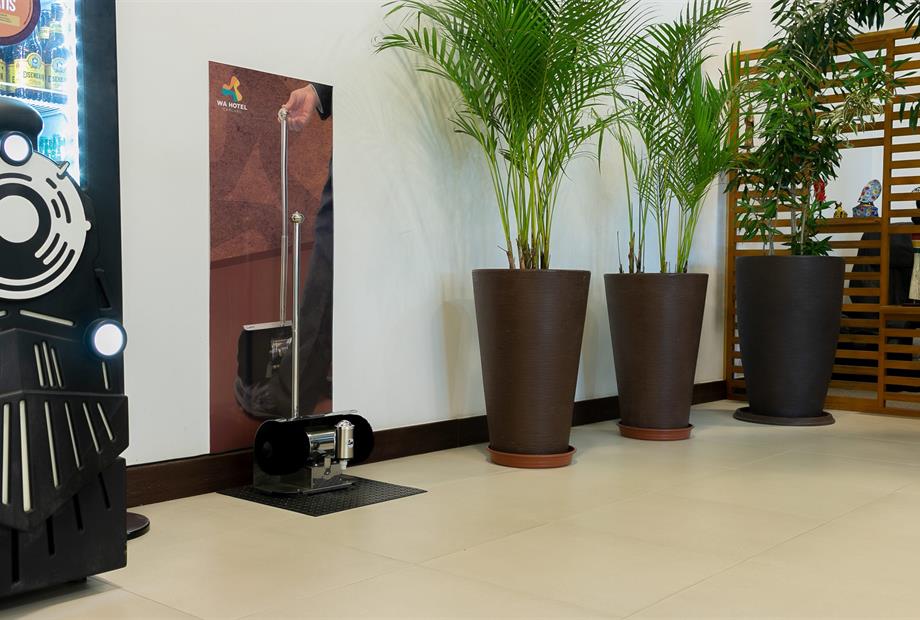 LUSTRADOR DE SAPATO 01.jpg