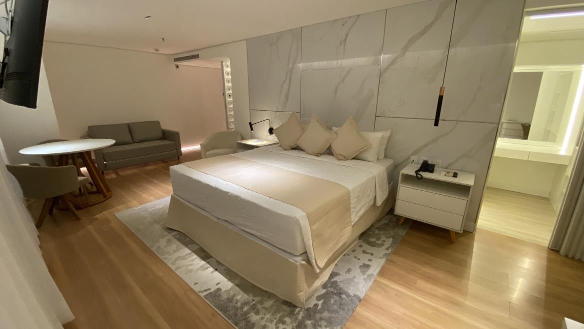 suite 01.jpg