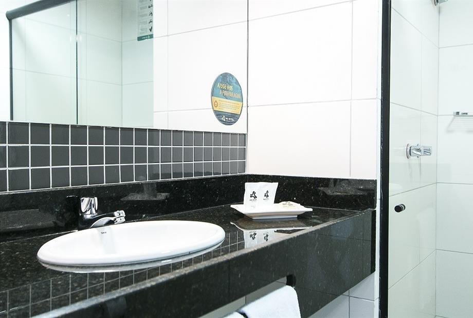 PQN BANHEIRO SUPERIOR 01.jpg