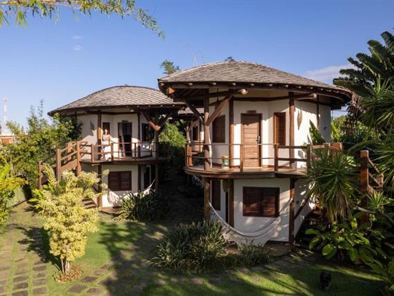 bangalos frontal.jpg