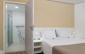 Premium Lateral Mar Casal PMR (pessoa com mobilidade reduzida) do Hotel Brisa Suites Pajuçara