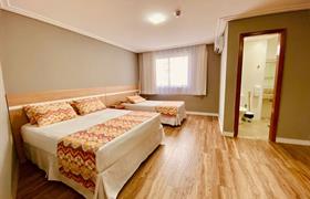 Standard Triplo do Hotel Porto Salvador