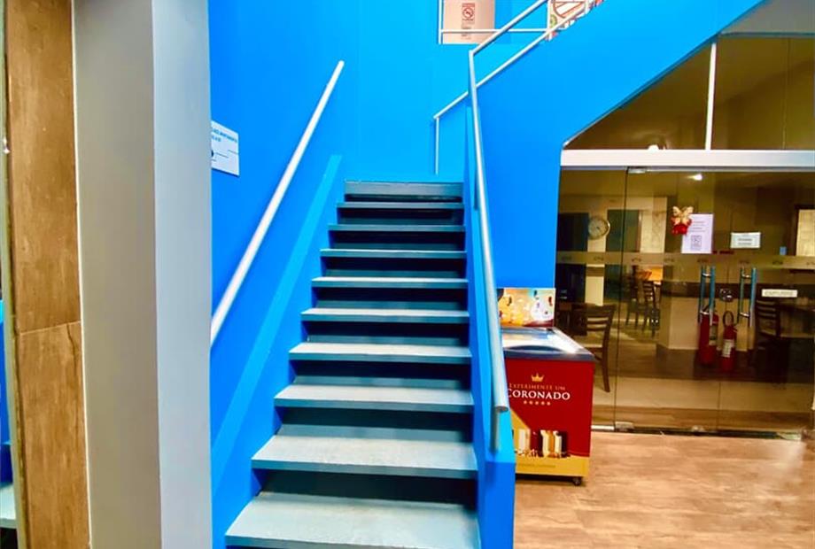 escada para os econômicos.jpeg