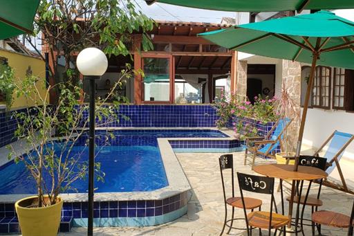 piscina espreguiçadeira.jpg