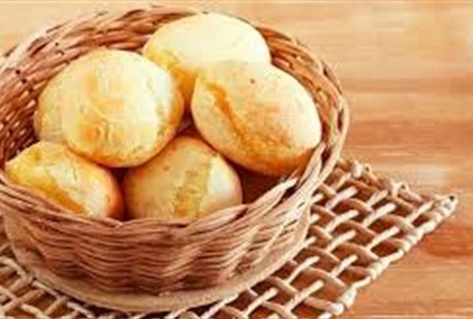 pao de queijo_edited.jpg
