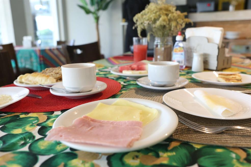 CAFÉ DA MANHÃ SERVIDO.JPG