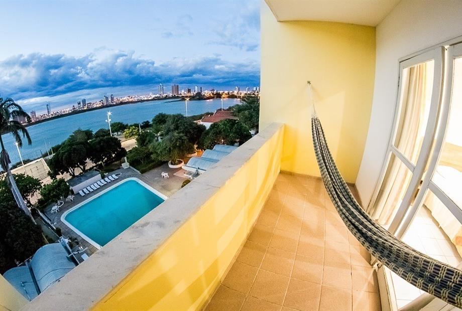 Varanda MASTER com vista rio 2.jpg