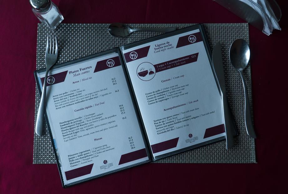 Restaurante carta-min.jpg