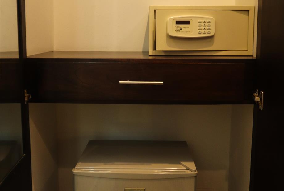 Minibar closet-min.jpg