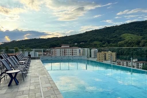 nova piscina por do sol.jpg