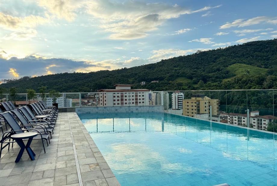 nova piscina por do sol.jpg