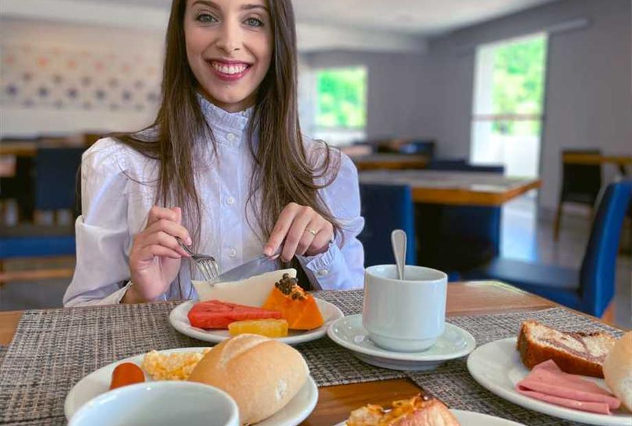 foto café da manha - de batevolta 2023.jpeg