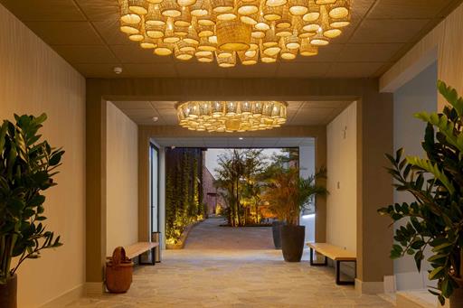 pauli hotel - corredor luminária.jpg