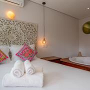 Luxo Quadruplo c/ hidromassagem interna