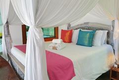 Chalé Duplo com Piscina Privativa Aquecida