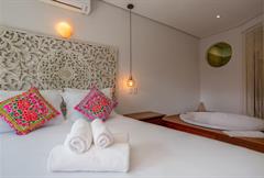 Luxo Quadruplo c/ hidromassagem interna