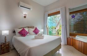 Luxo Duplo c/ hidromassagem interna do Pousada Vila Kebaya