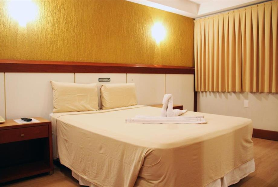 quarto casal superior(1 cama casal) 3.jpg