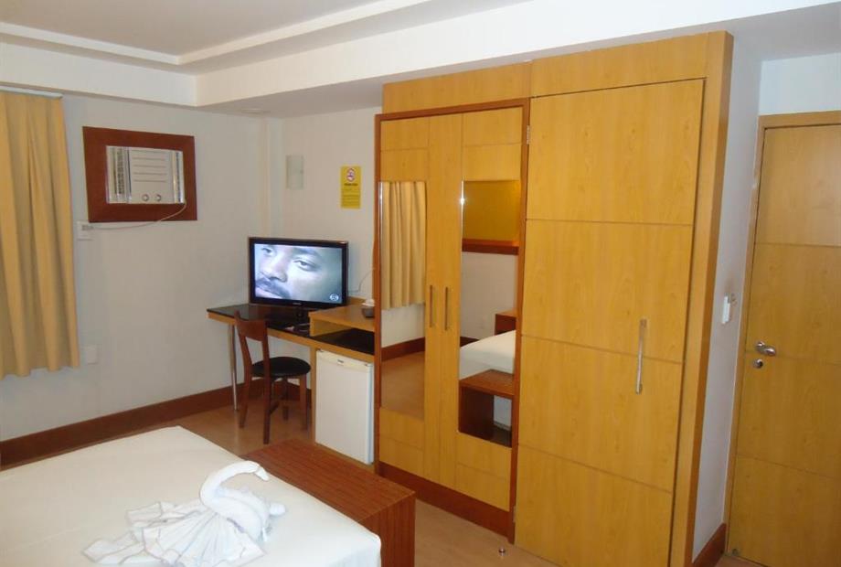 quarto casal superior(1 cama casal) 4.jpg