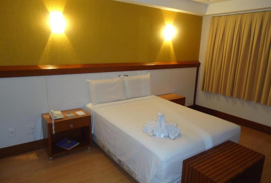 quarto casal superior(1 cama casal) 1.jpg