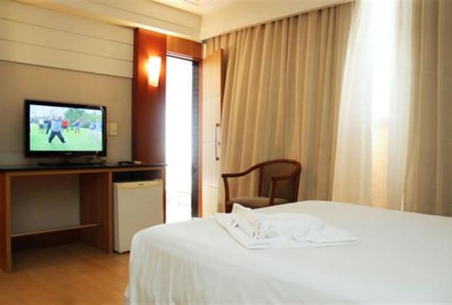 quarto casal frente mar, com varanda 7.jpg