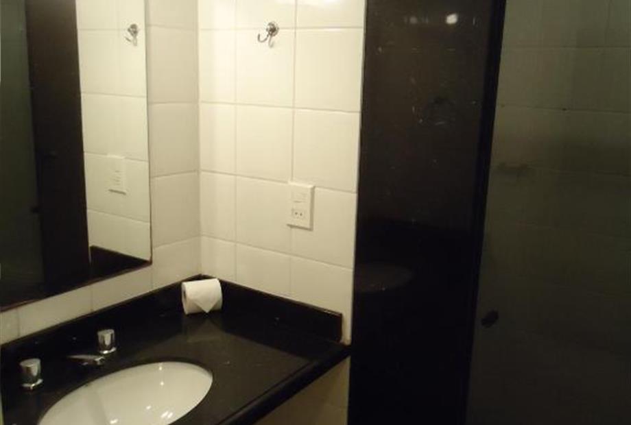 quarto casal standard (1 cama de casal) 5.jpg