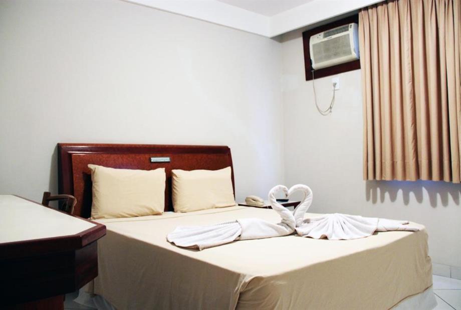 quarto casal standard (1 cama de casal) 4.jpg