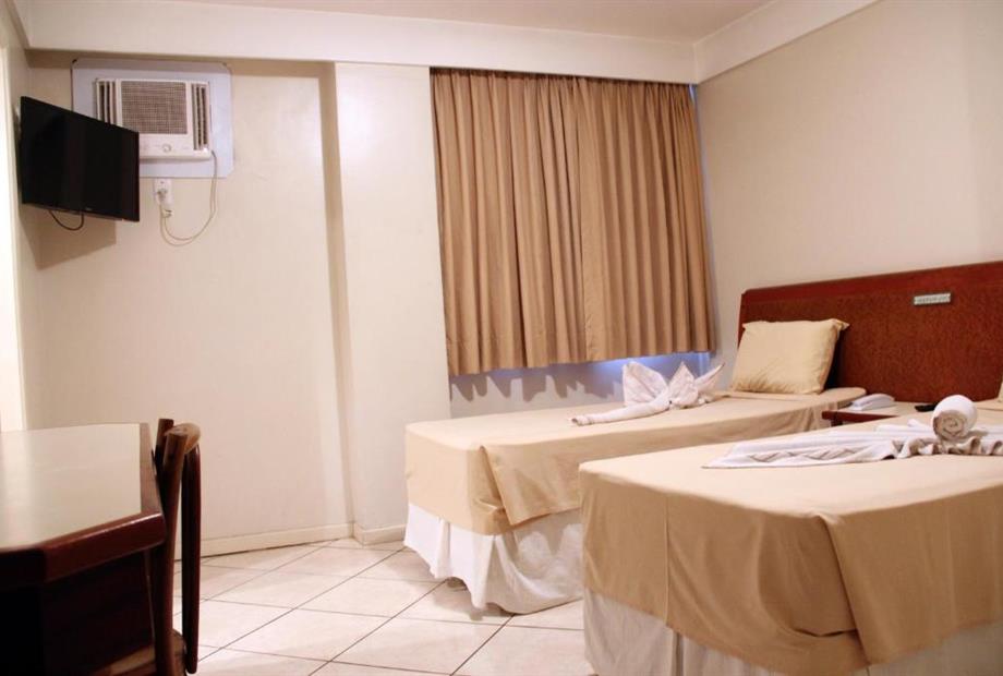 quarto twin standard (2 camas de solteiro) 1.jpg