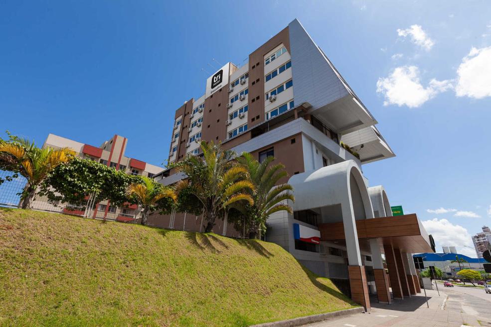 fachada-005-m_optimized.jpg