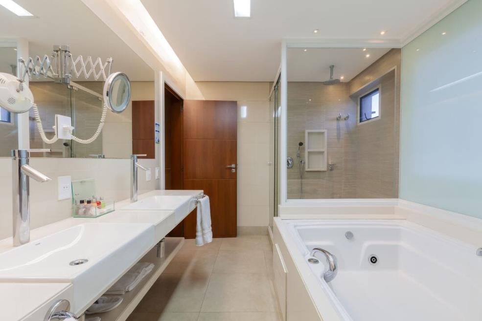 702-suite-master-011.jpg