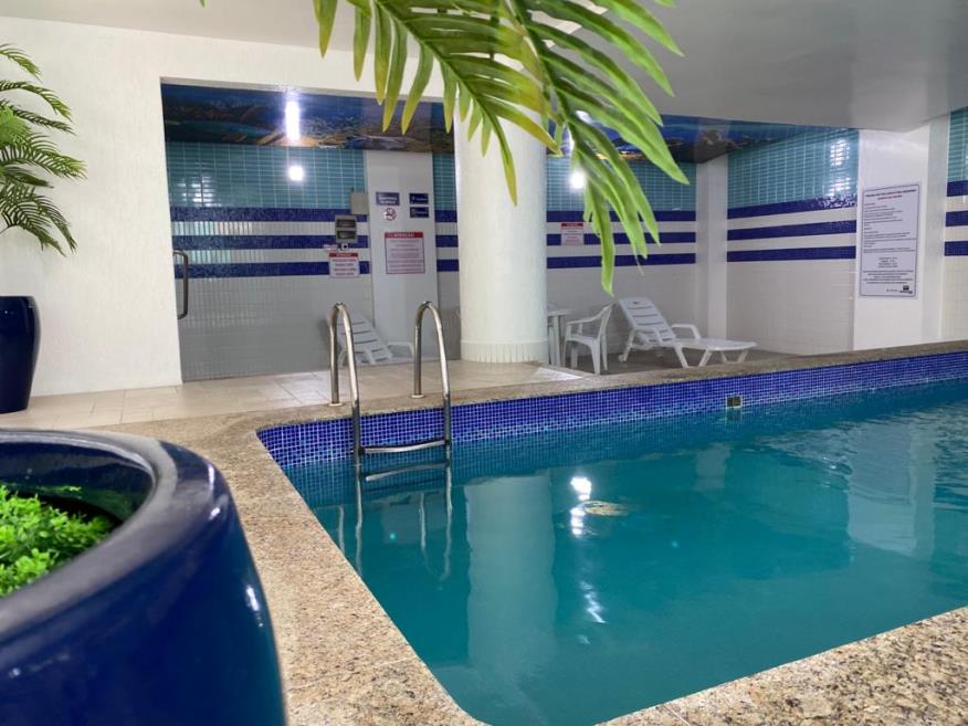 piscina cel satiro 2.jpg