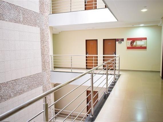 Lobby 09.jpg