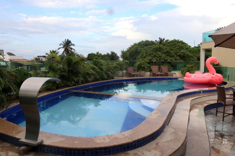 piscina .jpeg
