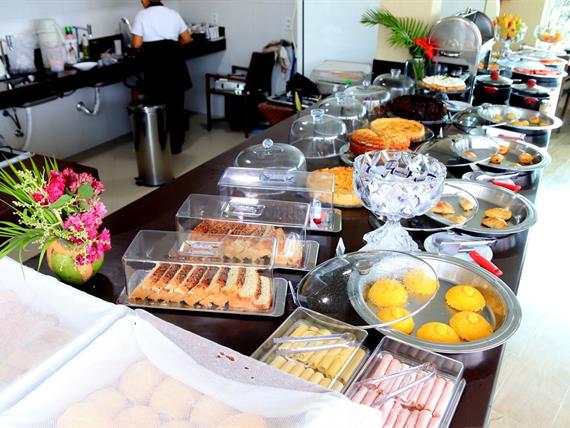 café da manhã - buffet 3.jpeg