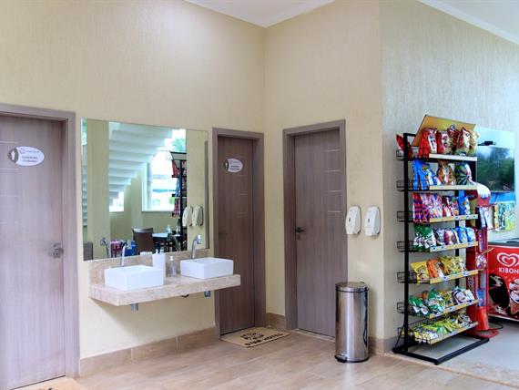 recepção - banheiros.jpeg