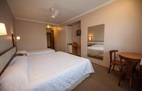 Apartamento Casal + Cama Extra Luxo do Farina Park Hotel