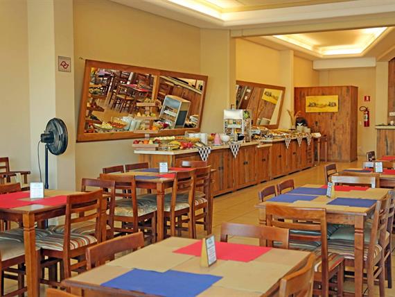 CAFE MESAS.jpg