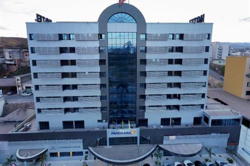 frente hotel drone.jpg