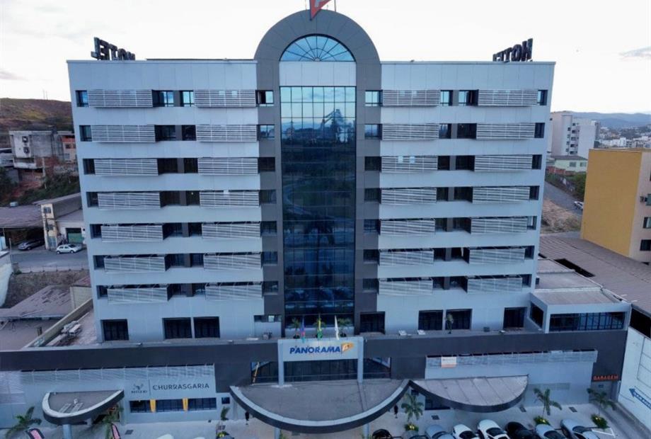 frente hotel drone.jpg