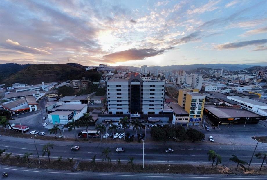 frente ao horizonte.jpg