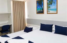 Standard Triplo do Bluemar Hotel.