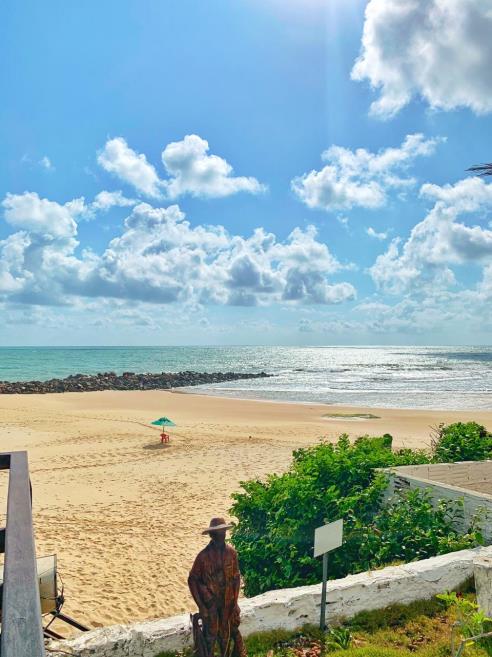 praia com guarda sol.jpg