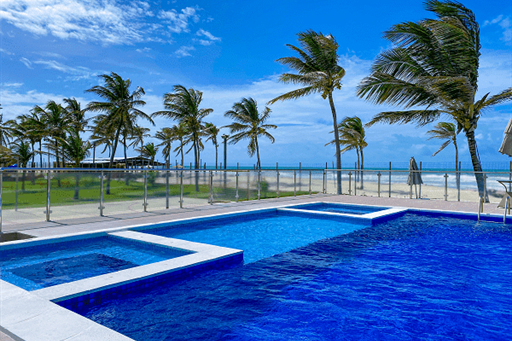 piscina com jacuzzis 2020.png