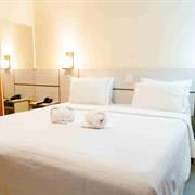 LUXO CASAL COM BANHEIRA INDIVIDUAL SEM SACADA