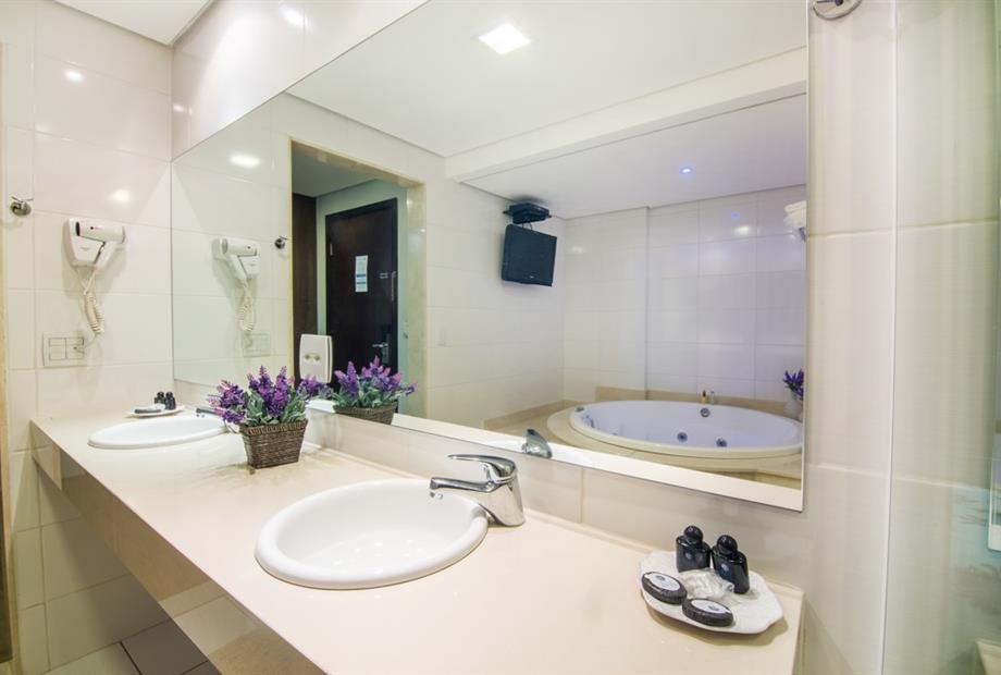 _c7a9573-hdr copy.jpg