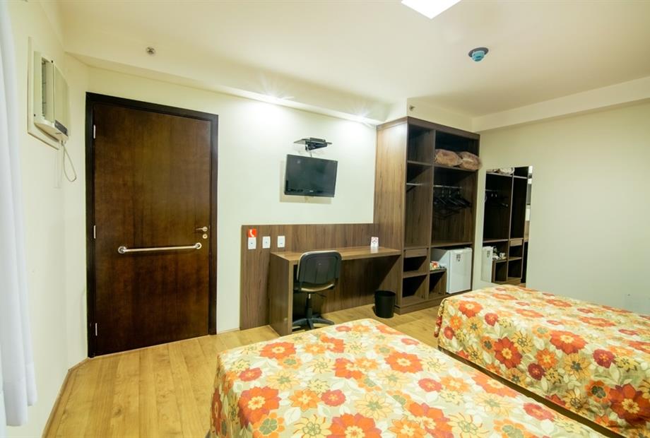 _c7a0748-hdr copy.jpg