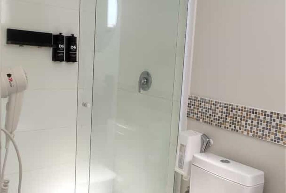 whatsapp image 2025-11-18 at 18.02.39 (1).jpeg